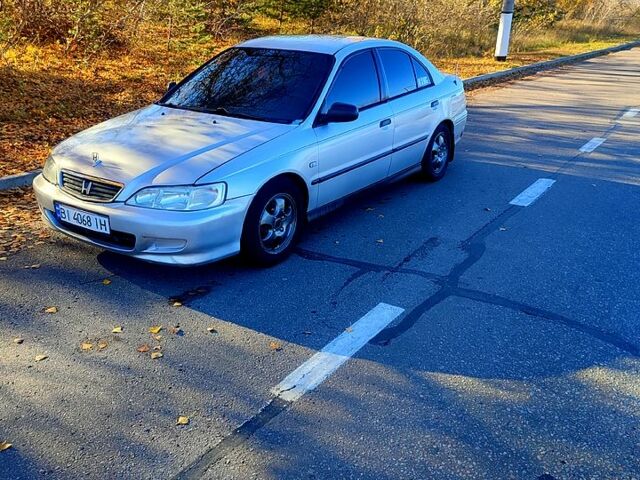 Серый Хонда Аккорд, объемом двигателя 1.9 л и пробегом 321 тыс. км за 3800 $, фото 1 на Automoto.ua