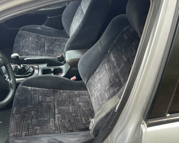 Серый Хонда Аккорд, объемом двигателя 1.85 л и пробегом 392 тыс. км за 2200 $, фото 7 на Automoto.ua