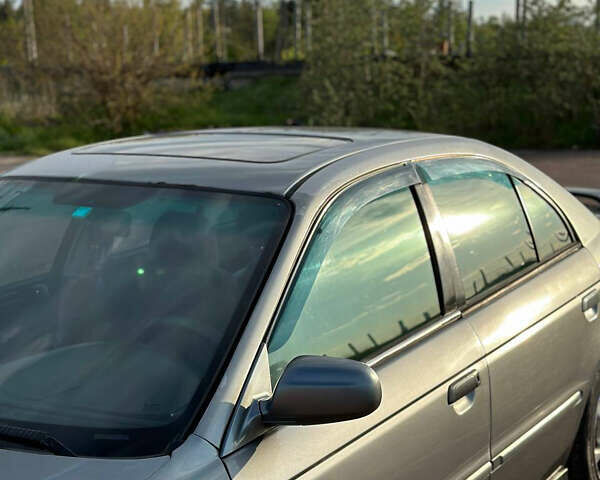 Серый Хонда Аккорд, объемом двигателя 1.8 л и пробегом 301 тыс. км за 3300 $, фото 5 на Automoto.ua
