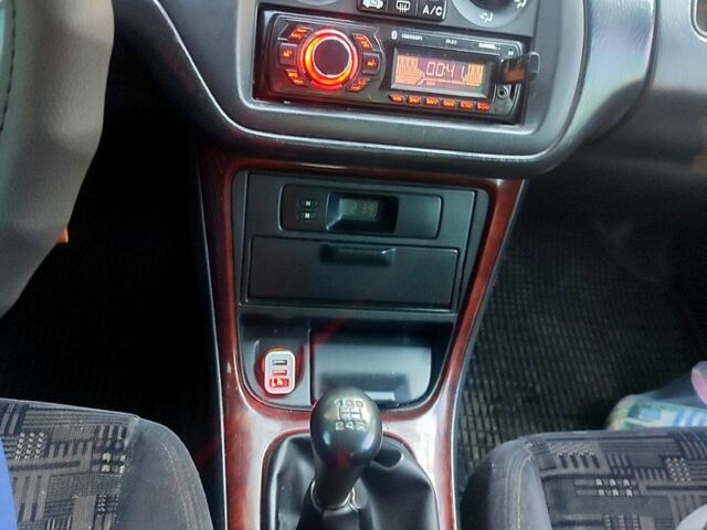 Серый Хонда Аккорд, объемом двигателя 1.9 л и пробегом 321 тыс. км за 3800 $, фото 9 на Automoto.ua