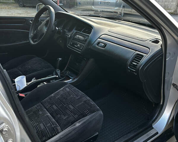 Серый Хонда Аккорд, объемом двигателя 2 л и пробегом 370 тыс. км за 3800 $, фото 10 на Automoto.ua