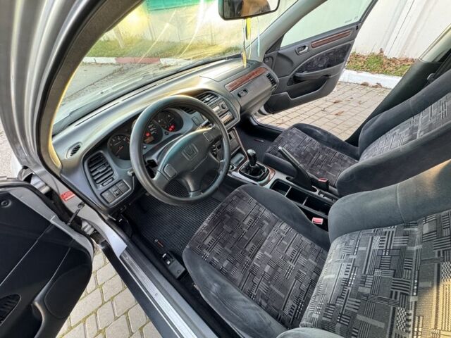 Сірий Хонда Аккорд, об'ємом двигуна 1.9 л та пробігом 235 тис. км за 4200 $, фото 16 на Automoto.ua