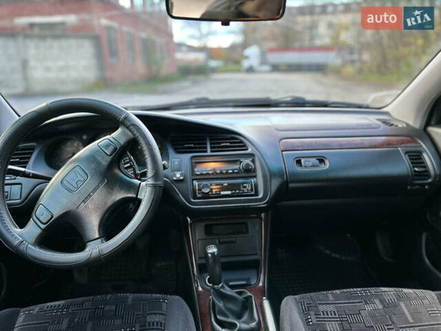 Серый Хонда Аккорд, объемом двигателя 2 л и пробегом 370 тыс. км за 3800 $, фото 18 на Automoto.ua