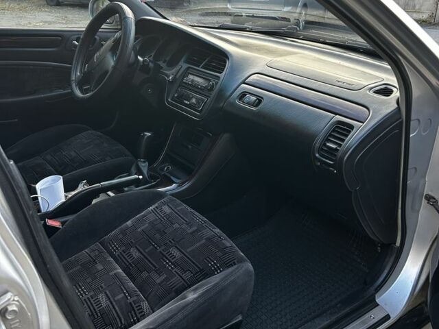 Серый Хонда Аккорд, объемом двигателя 2 л и пробегом 370 тыс. км за 3800 $, фото 9 на Automoto.ua