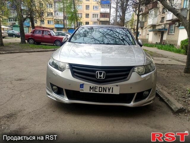 Сірий Хонда Аккорд, об'ємом двигуна 24 л та пробігом 211 тис. км за 9800 $, фото 2 на Automoto.ua