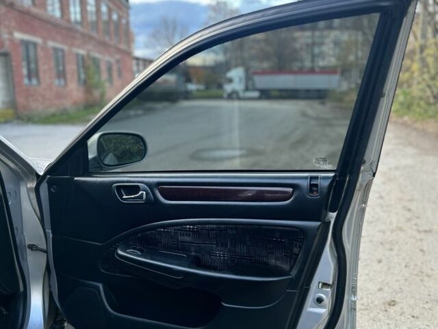 Серый Хонда Аккорд, объемом двигателя 2 л и пробегом 370 тыс. км за 3800 $, фото 8 на Automoto.ua