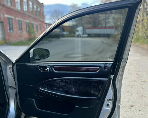 Серый Хонда Аккорд, объемом двигателя 2 л и пробегом 370 тыс. км за 3800 $, фото 9 на Automoto.ua