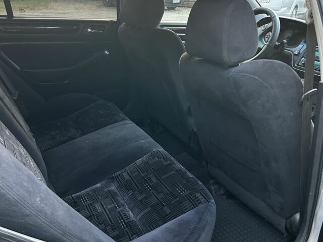 Серый Хонда Аккорд, объемом двигателя 2 л и пробегом 370 тыс. км за 3800 $, фото 11 на Automoto.ua