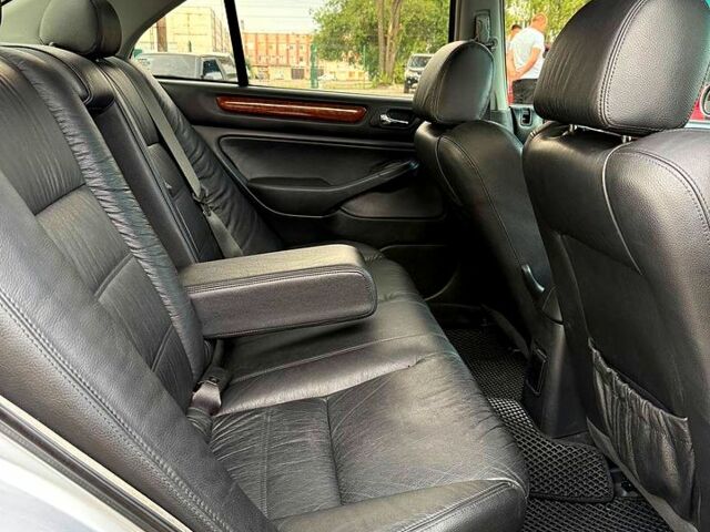 Серый Хонда Аккорд, объемом двигателя 2.3 л и пробегом 188 тыс. км за 3600 $, фото 8 на Automoto.ua