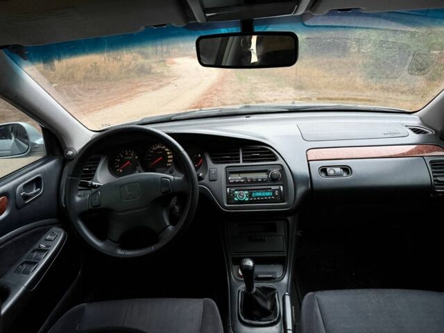 Серый Хонда Аккорд, объемом двигателя 1.9 л и пробегом 235 тыс. км за 2800 $, фото 9 на Automoto.ua