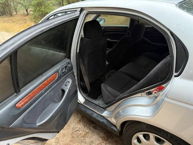 Серый Хонда Аккорд, объемом двигателя 1.9 л и пробегом 235 тыс. км за 2800 $, фото 6 на Automoto.ua