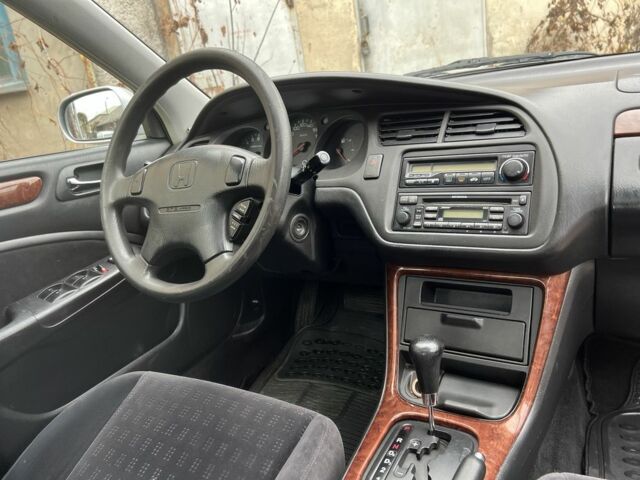 Серый Хонда Аккорд, объемом двигателя 2.3 л и пробегом 276 тыс. км за 2000 $, фото 10 на Automoto.ua