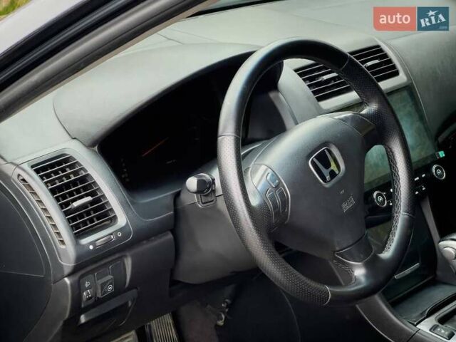 Серый Хонда Аккорд, объемом двигателя 2 л и пробегом 223 тыс. км за 5800 $, фото 8 на Automoto.ua