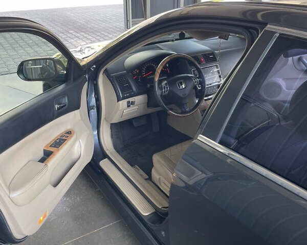 Серый Хонда Аккорд, объемом двигателя 2.4 л и пробегом 277 тыс. км за 5300 $, фото 7 на Automoto.ua