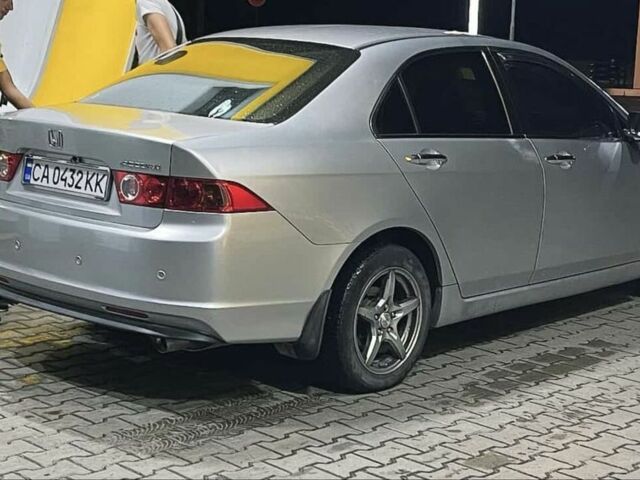 Серый Хонда Аккорд, объемом двигателя 2.4 л и пробегом 390 тыс. км за 5500 $, фото 6 на Automoto.ua