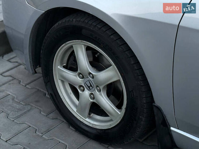 Серый Хонда Аккорд, объемом двигателя 2 л и пробегом 160 тыс. км за 5800 $, фото 6 на Automoto.ua