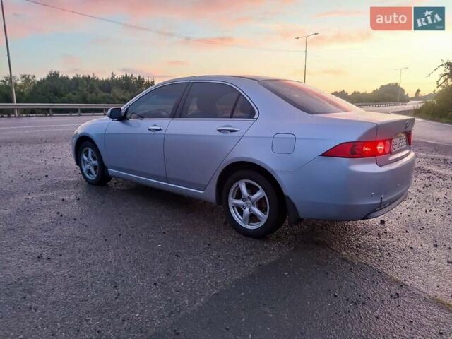 Серый Хонда Аккорд, объемом двигателя 2.2 л и пробегом 330 тыс. км за 4700 $, фото 3 на Automoto.ua
