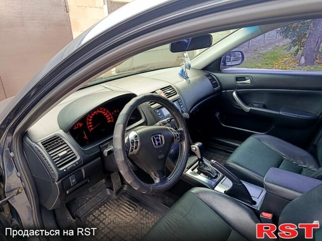 Серый Хонда Аккорд, объемом двигателя 2.4 л и пробегом 239 тыс. км за 7500 $, фото 11 на Automoto.ua