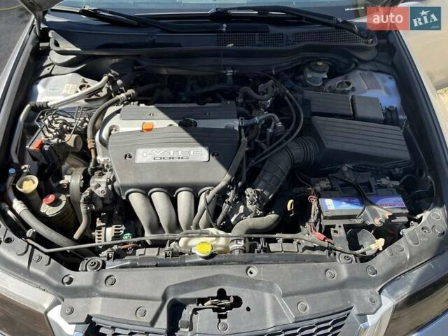 Серый Хонда Аккорд, объемом двигателя 2 л и пробегом 283 тыс. км за 6000 $, фото 7 на Automoto.ua