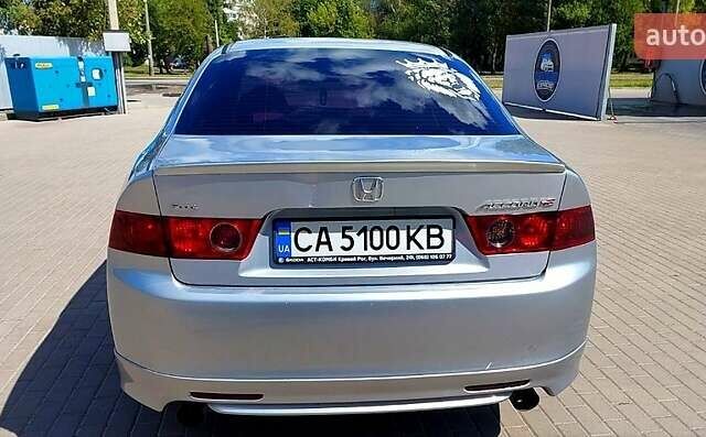 Серый Хонда Аккорд, объемом двигателя 2.4 л и пробегом 430 тыс. км за 6400 $, фото 1 на Automoto.ua