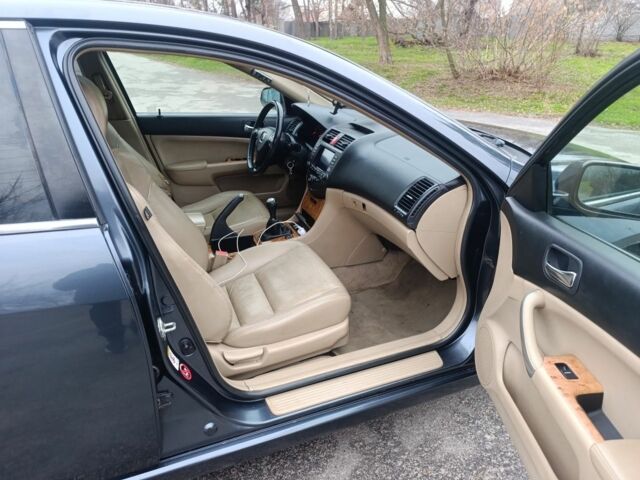 Серый Хонда Аккорд, объемом двигателя 2.2 л и пробегом 287 тыс. км за 2500 $, фото 6 на Automoto.ua