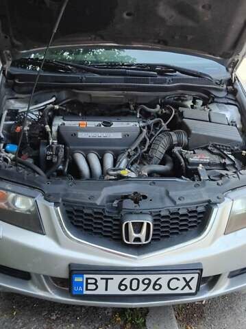 Серый Хонда Аккорд, объемом двигателя 2 л и пробегом 230 тыс. км за 5544 $, фото 9 на Automoto.ua