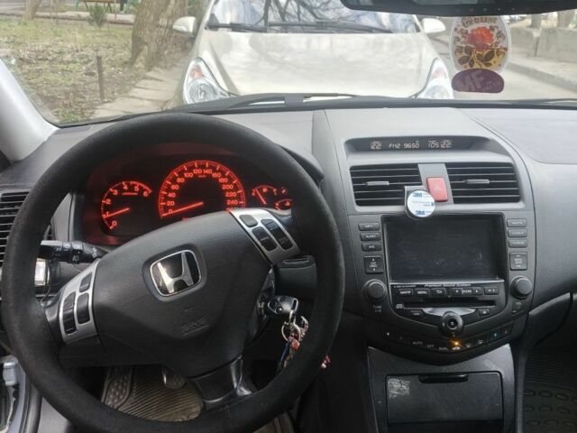 Серый Хонда Аккорд, объемом двигателя 2.2 л и пробегом 300 тыс. км за 5000 $, фото 8 на Automoto.ua