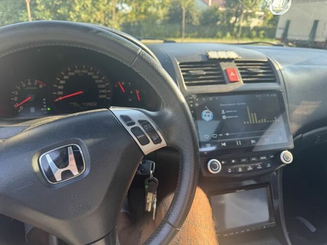 Серый Хонда Аккорд, объемом двигателя 2.4 л и пробегом 390 тыс. км за 5500 $, фото 1 на Automoto.ua