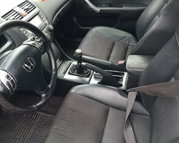 Серый Хонда Аккорд, объемом двигателя 2.2 л и пробегом 284 тыс. км за 4000 $, фото 6 на Automoto.ua