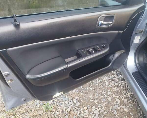 Серый Хонда Аккорд, объемом двигателя 2.4 л и пробегом 250 тыс. км за 5500 $, фото 21 на Automoto.ua