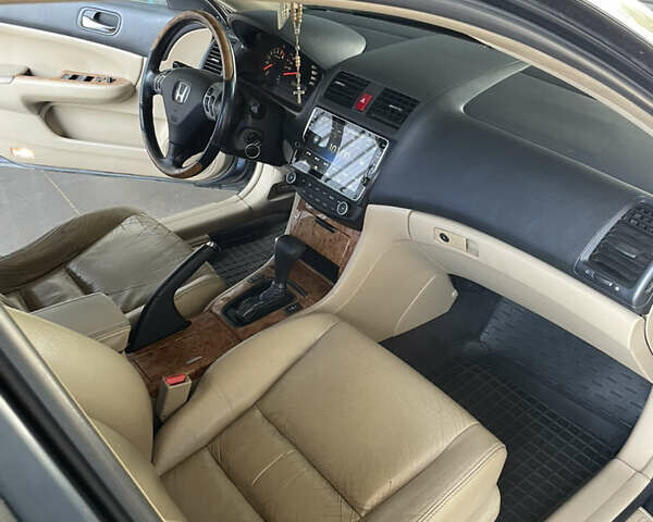 Серый Хонда Аккорд, объемом двигателя 2.4 л и пробегом 277 тыс. км за 5300 $, фото 8 на Automoto.ua