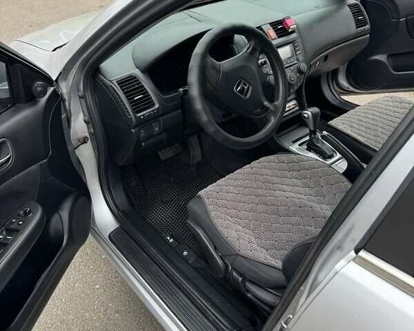 Серый Хонда Аккорд, объемом двигателя 2 л и пробегом 255 тыс. км за 6500 $, фото 1 на Automoto.ua