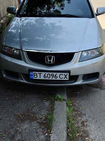 Серый Хонда Аккорд, объемом двигателя 2 л и пробегом 230 тыс. км за 5544 $, фото 1 на Automoto.ua