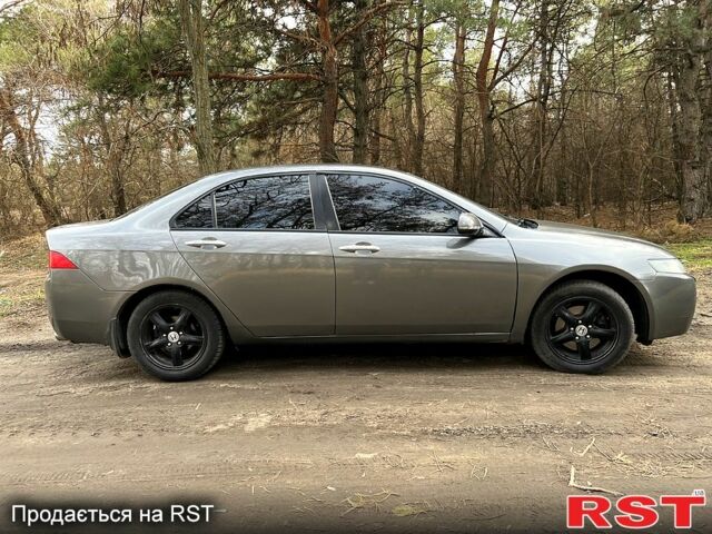 Сірий Хонда Аккорд, об'ємом двигуна 2 л та пробігом 376 тис. км за 6299 $, фото 1 на Automoto.ua