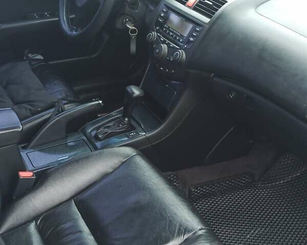 Серый Хонда Аккорд, объемом двигателя 2.35 л и пробегом 300 тыс. км за 6000 $, фото 3 на Automoto.ua