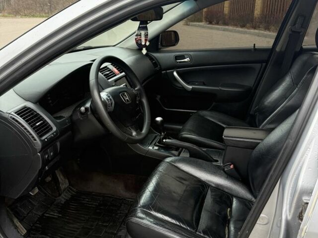 Серый Хонда Аккорд, объемом двигателя 2.2 л и пробегом 320 тыс. км за 4600 $, фото 8 на Automoto.ua