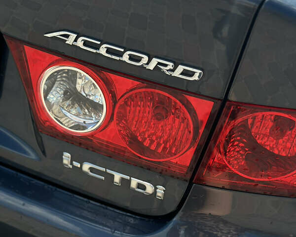 Серый Хонда Аккорд, объемом двигателя 2.2 л и пробегом 369 тыс. км за 6000 $, фото 4 на Automoto.ua