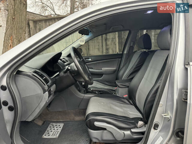 Сірий Хонда Аккорд, об'ємом двигуна 2.35 л та пробігом 281 тис. км за 4900 $, фото 21 на Automoto.ua