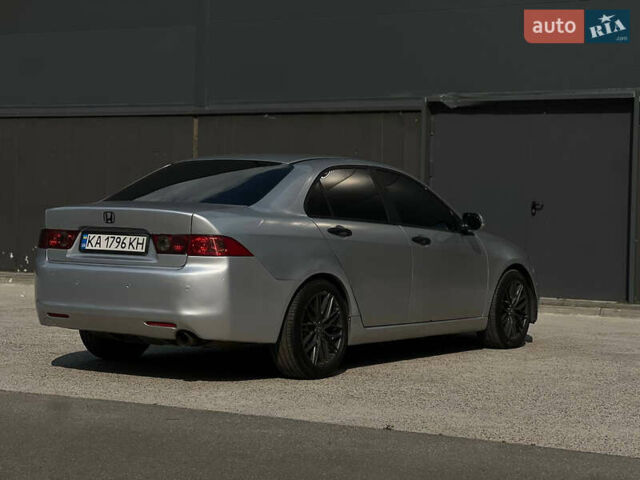 Серый Хонда Аккорд, объемом двигателя 2 л и пробегом 285 тыс. км за 5600 $, фото 7 на Automoto.ua