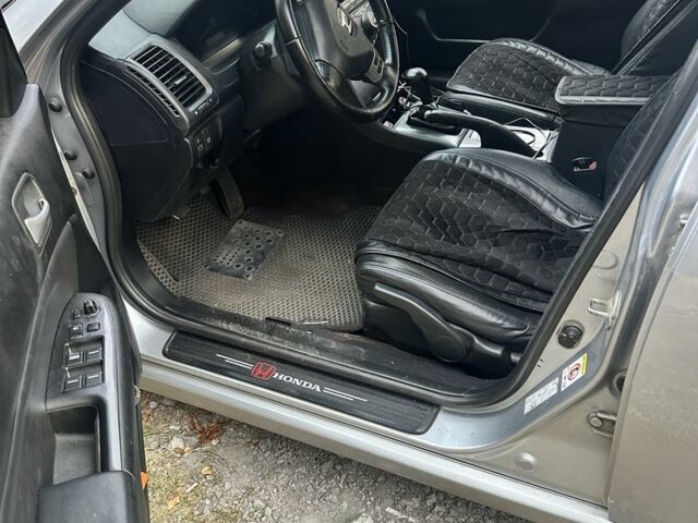 Серый Хонда Аккорд, объемом двигателя 2.2 л и пробегом 280 тыс. км за 6300 $, фото 5 на Automoto.ua