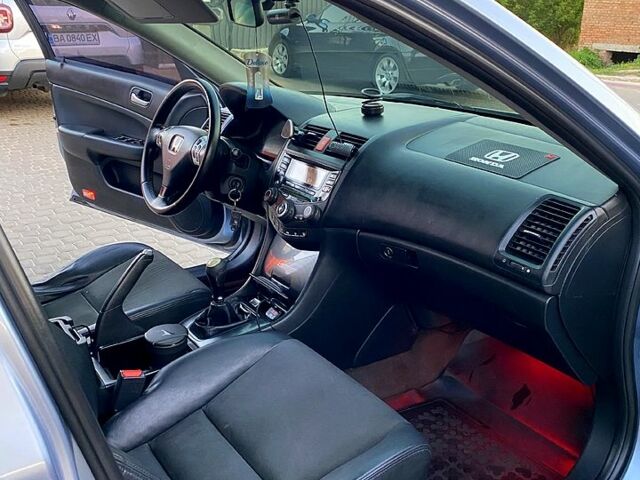 Серый Хонда Аккорд, объемом двигателя 2.2 л и пробегом 400 тыс. км за 5500 $, фото 5 на Automoto.ua