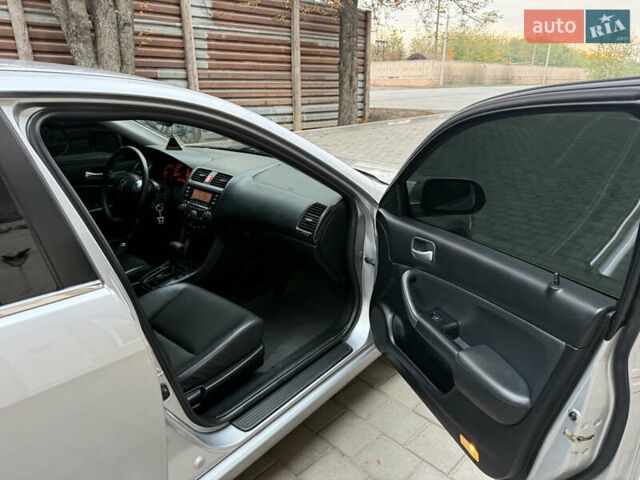 Серый Хонда Аккорд, объемом двигателя 2 л и пробегом 370 тыс. км за 4799 $, фото 6 на Automoto.ua