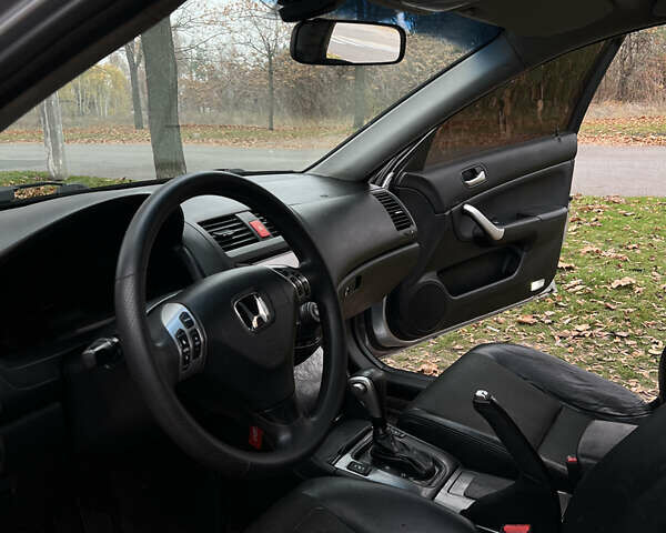 Серый Хонда Аккорд, объемом двигателя 2 л и пробегом 337 тыс. км за 5100 $, фото 16 на Automoto.ua