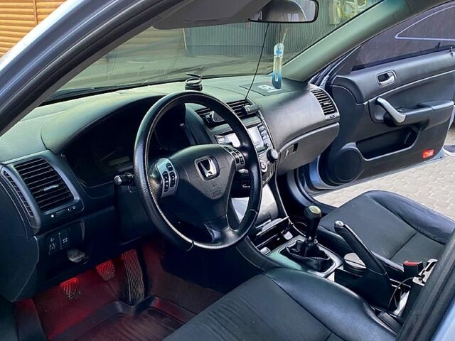 Серый Хонда Аккорд, объемом двигателя 2.2 л и пробегом 400 тыс. км за 5500 $, фото 3 на Automoto.ua