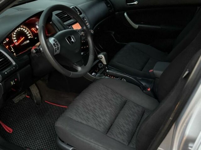 Серый Хонда Аккорд, объемом двигателя 2 л и пробегом 256 тыс. км за 5400 $, фото 14 на Automoto.ua