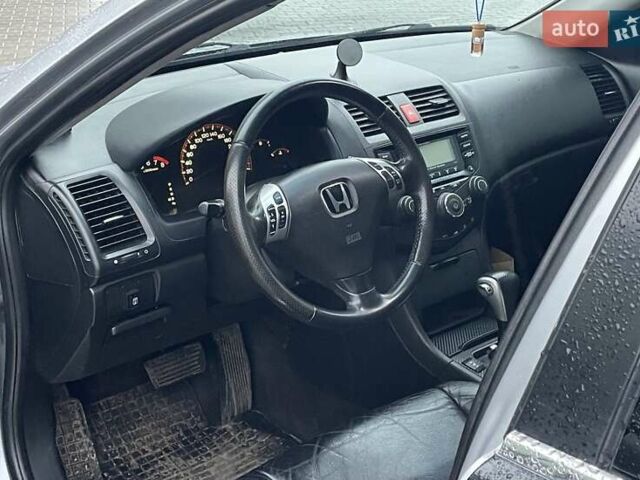 Серый Хонда Аккорд, объемом двигателя 2 л и пробегом 250 тыс. км за 5500 $, фото 5 на Automoto.ua