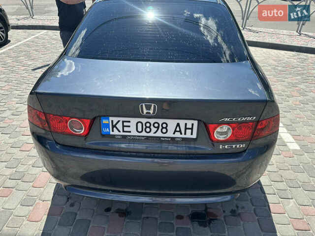 Серый Хонда Аккорд, объемом двигателя 2.2 л и пробегом 369 тыс. км за 6000 $, фото 6 на Automoto.ua