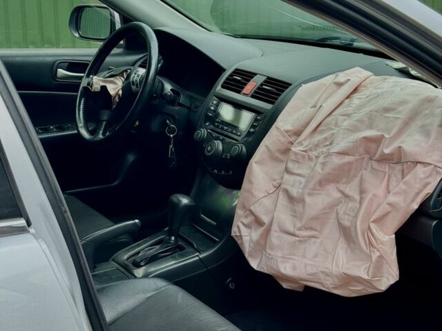 Серый Хонда Аккорд, объемом двигателя 2.4 л и пробегом 270 тыс. км за 3000 $, фото 14 на Automoto.ua