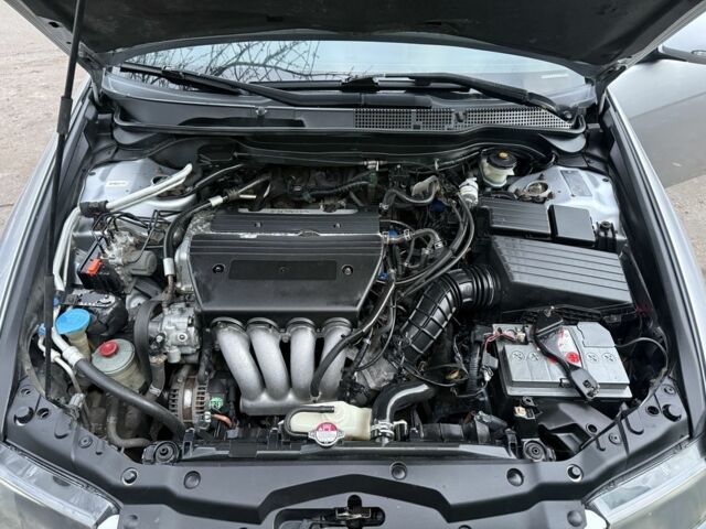 Серый Хонда Аккорд, объемом двигателя 2 л и пробегом 256 тыс. км за 5400 $, фото 13 на Automoto.ua