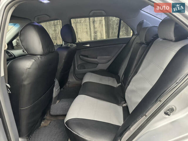 Сірий Хонда Аккорд, об'ємом двигуна 2.35 л та пробігом 281 тис. км за 4900 $, фото 27 на Automoto.ua